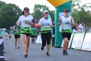 BIB: 1915, 1829
                            <button type="button" onclick="openModal(3655866)" class="btn btn-primary btn-sm float-right btn-popup" data-toggle="modal" data-target=".modal-high-quality">
                        <i class="fas fa-shopping-cart"></i> Add to Cart
                    </button>
                                            <button type="button" onclick="isThisMe(3655866, true)" class="btn btn-success btn-sm float-right btn-popup btn-isme hidden" data-toggle="tooltip" data-placement="bottom" title="นี่คือรูปของคุณใช่ไหม คลิกที่นี่เพื่อเอาเข้าอัลบั้ม">
                        <i class="fas fa-plus"></i> Add to album
                    </button>
                    <button type="button" onclick="isThisMe(3655866, false)" class="btn btn-warning btn-sm float-right btn-popup btn-isnotme hidden">
                        <i class="fas fa-ban"></i> Remove from album
                    </button>